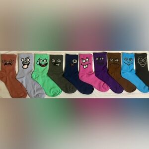 SILLY SOCKS WITH EMOTION FACES